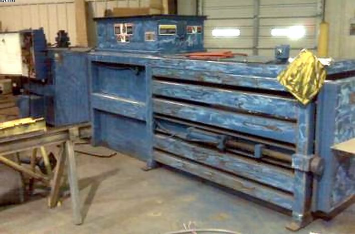 COMPAC Horizontal Baler,